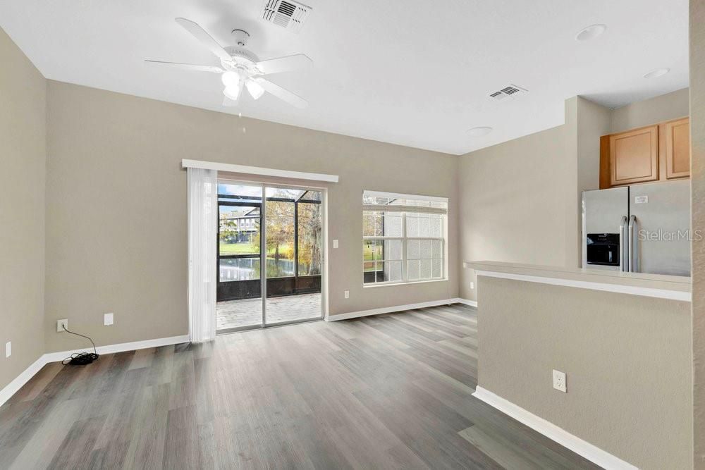 For Sale: $279,900 (4 beds, 2 baths, 1400 Square Feet)