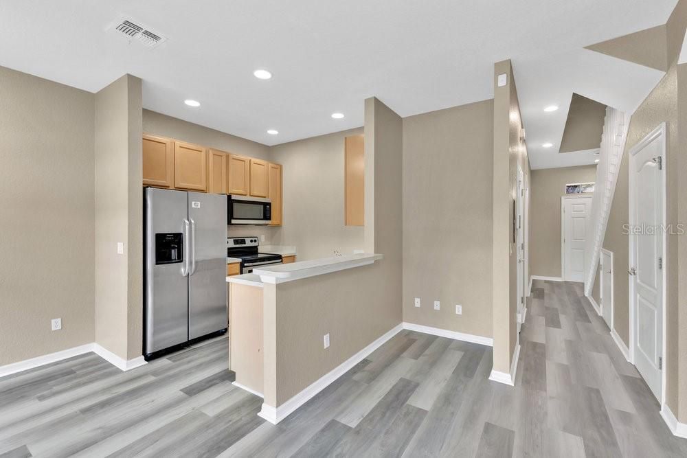 For Sale: $279,900 (4 beds, 2 baths, 1400 Square Feet)