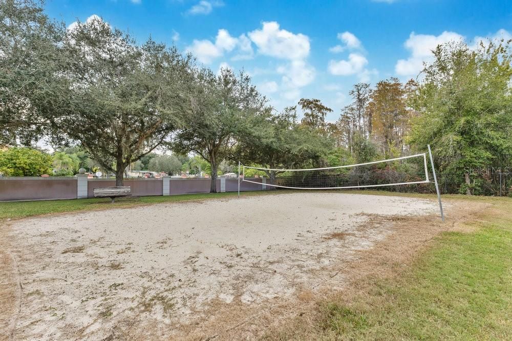 For Sale: $279,900 (4 beds, 2 baths, 1400 Square Feet)