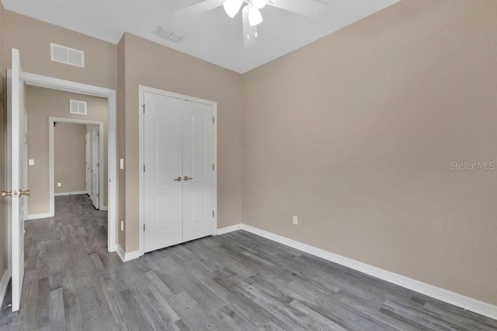 For Sale: $279,900 (4 beds, 2 baths, 1400 Square Feet)