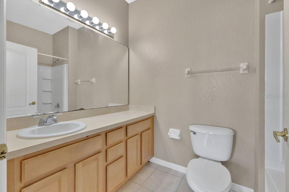 For Sale: $279,900 (4 beds, 2 baths, 1400 Square Feet)