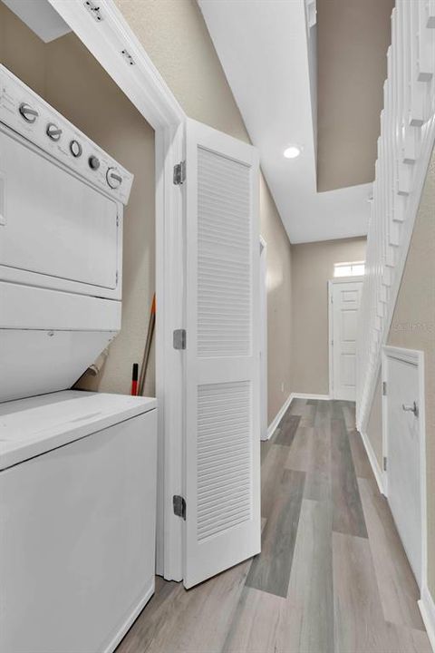 For Sale: $279,900 (4 beds, 2 baths, 1400 Square Feet)