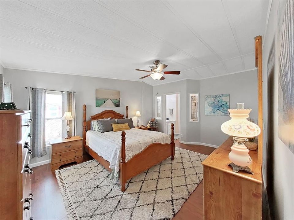 待售: $184,900 (2 贝兹, 2 浴室, 1248 平方英尺)