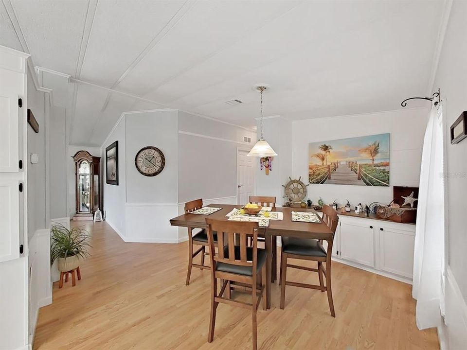 待售: $184,900 (2 贝兹, 2 浴室, 1248 平方英尺)