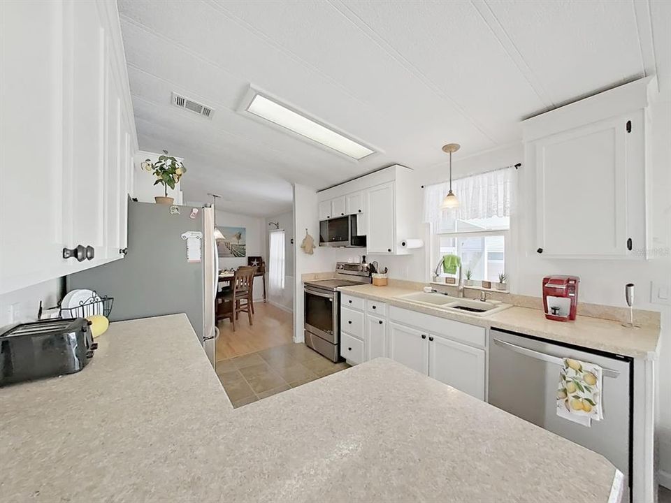 待售: $184,900 (2 贝兹, 2 浴室, 1248 平方英尺)