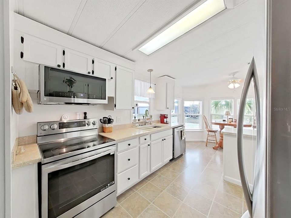 待售: $184,900 (2 贝兹, 2 浴室, 1248 平方英尺)