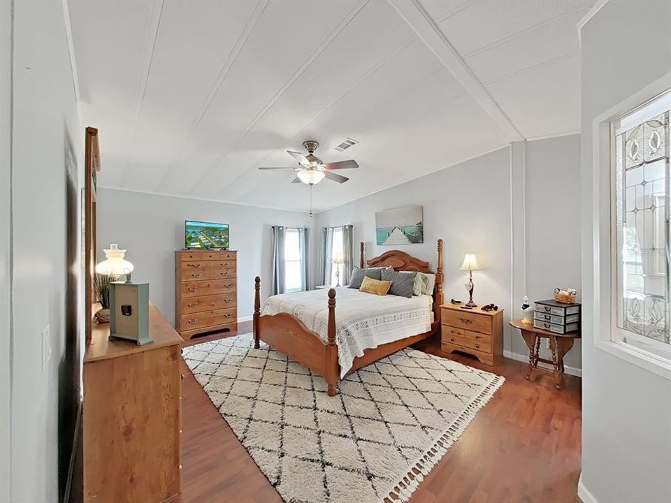 待售: $184,900 (2 贝兹, 2 浴室, 1248 平方英尺)