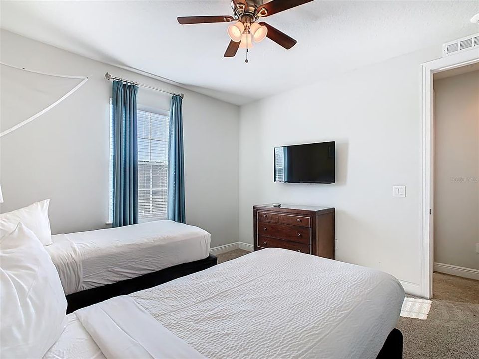 待售: $849,000 (8 贝兹, 5 浴室, 3609 平方英尺)