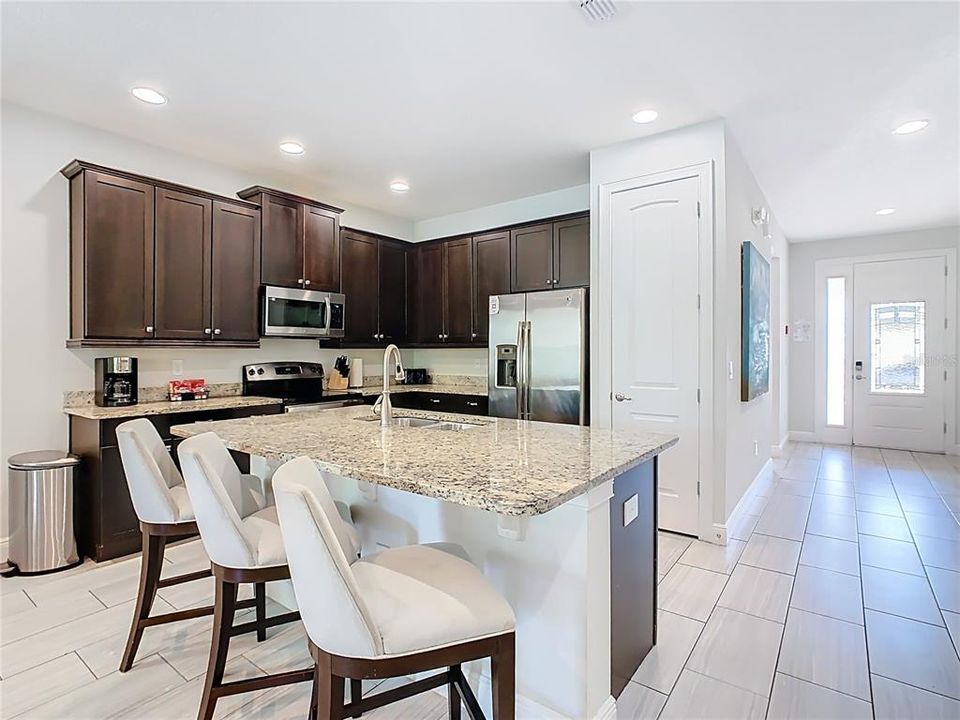 待售: $849,000 (8 贝兹, 5 浴室, 3609 平方英尺)