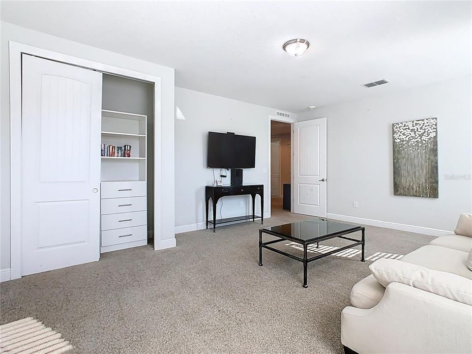 待售: $849,000 (8 贝兹, 5 浴室, 3609 平方英尺)