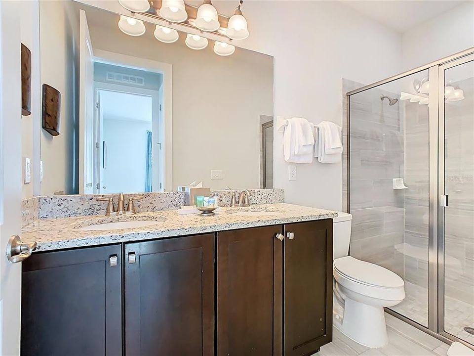 待售: $849,000 (8 贝兹, 5 浴室, 3609 平方英尺)