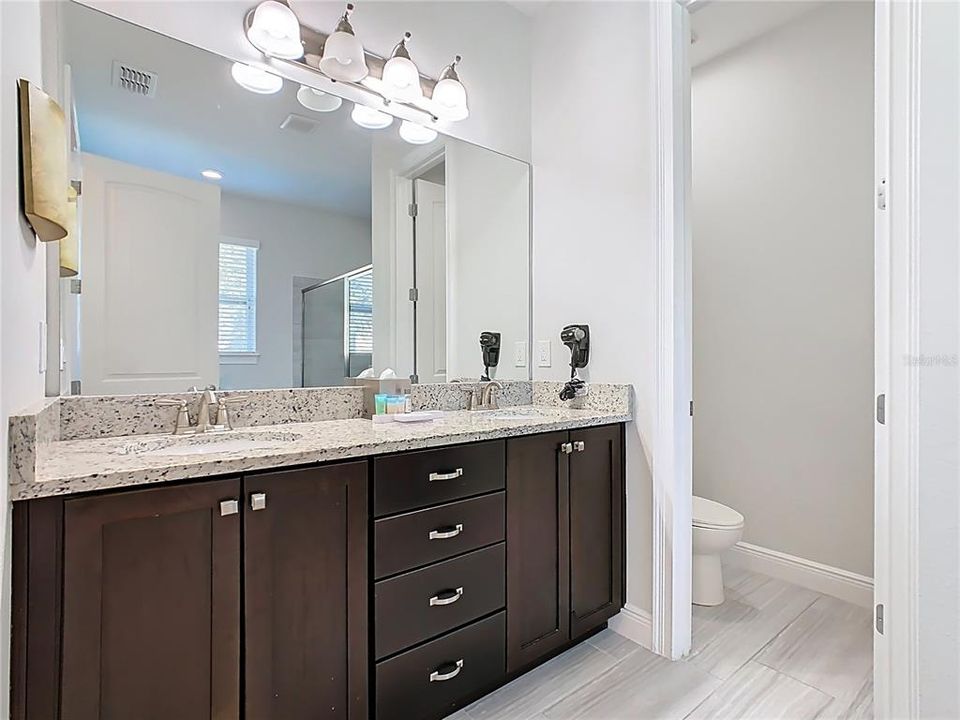 待售: $849,000 (8 贝兹, 5 浴室, 3609 平方英尺)