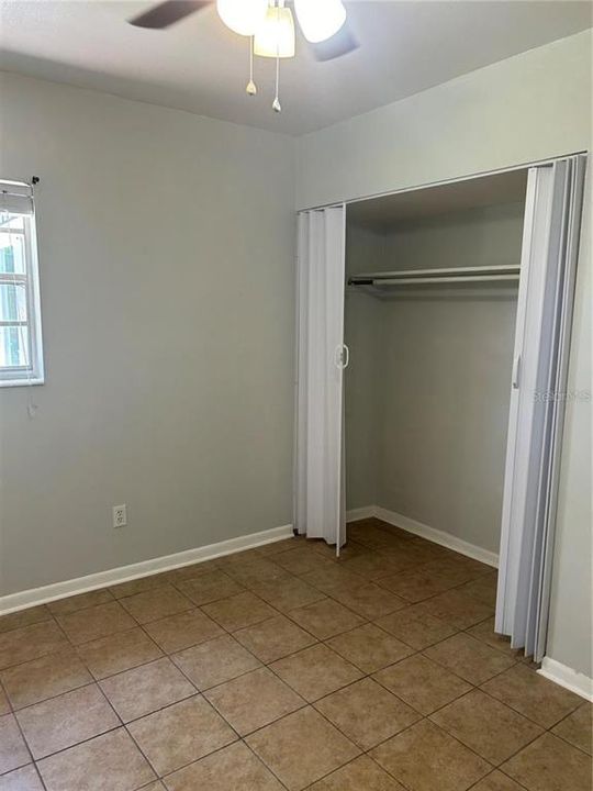 For Rent: $2,100 (3 beds, 1 baths, 955 Square Feet)