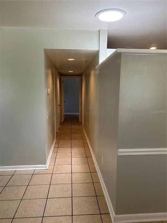 For Rent: $2,100 (3 beds, 1 baths, 955 Square Feet)