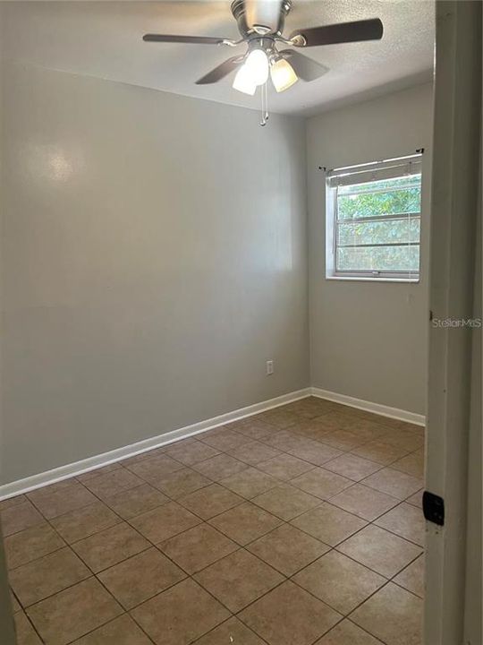 For Rent: $2,100 (3 beds, 1 baths, 955 Square Feet)