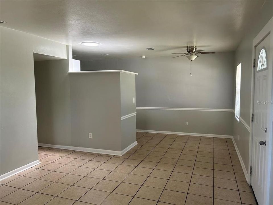 For Rent: $2,100 (3 beds, 1 baths, 955 Square Feet)