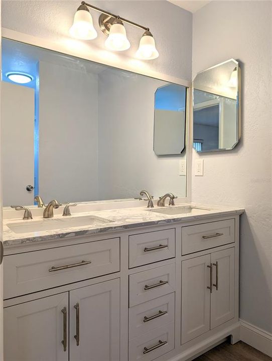 For Sale: $394,900 (2 beds, 2 baths, 1776 Square Feet)