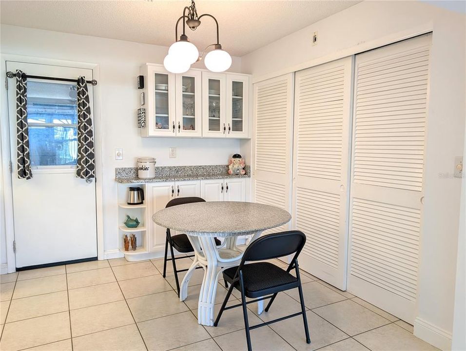 For Sale: $394,900 (2 beds, 2 baths, 1776 Square Feet)