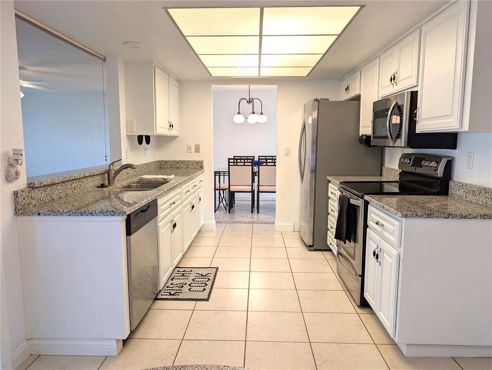 For Sale: $394,900 (2 beds, 2 baths, 1776 Square Feet)