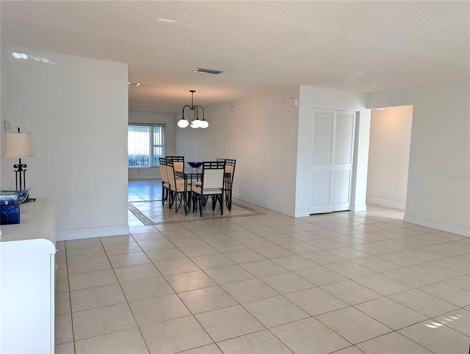 For Sale: $394,900 (2 beds, 2 baths, 1776 Square Feet)