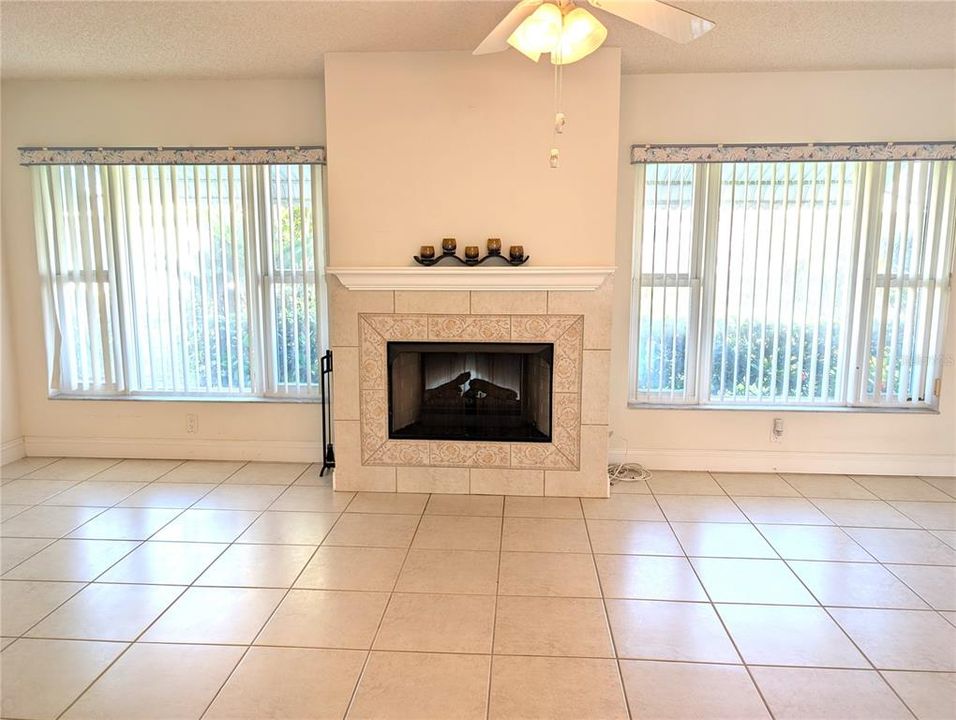 For Sale: $394,900 (2 beds, 2 baths, 1776 Square Feet)