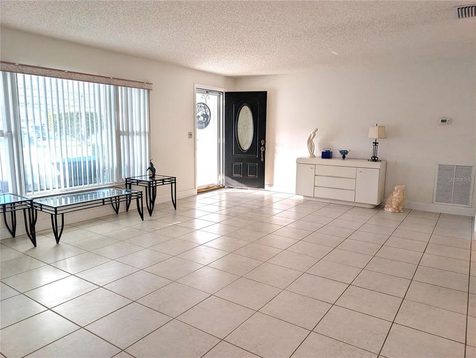 For Sale: $394,900 (2 beds, 2 baths, 1776 Square Feet)