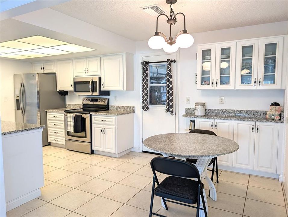 For Sale: $394,900 (2 beds, 2 baths, 1776 Square Feet)