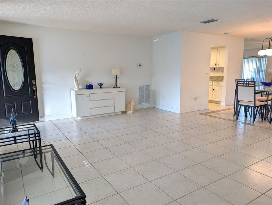 For Sale: $394,900 (2 beds, 2 baths, 1776 Square Feet)