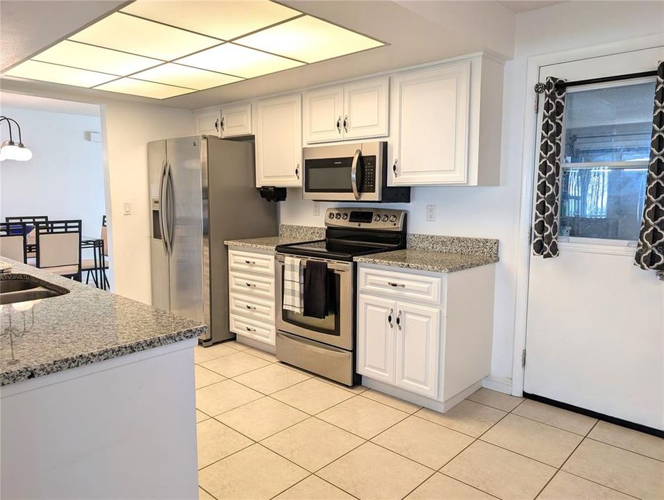 For Sale: $394,900 (2 beds, 2 baths, 1776 Square Feet)