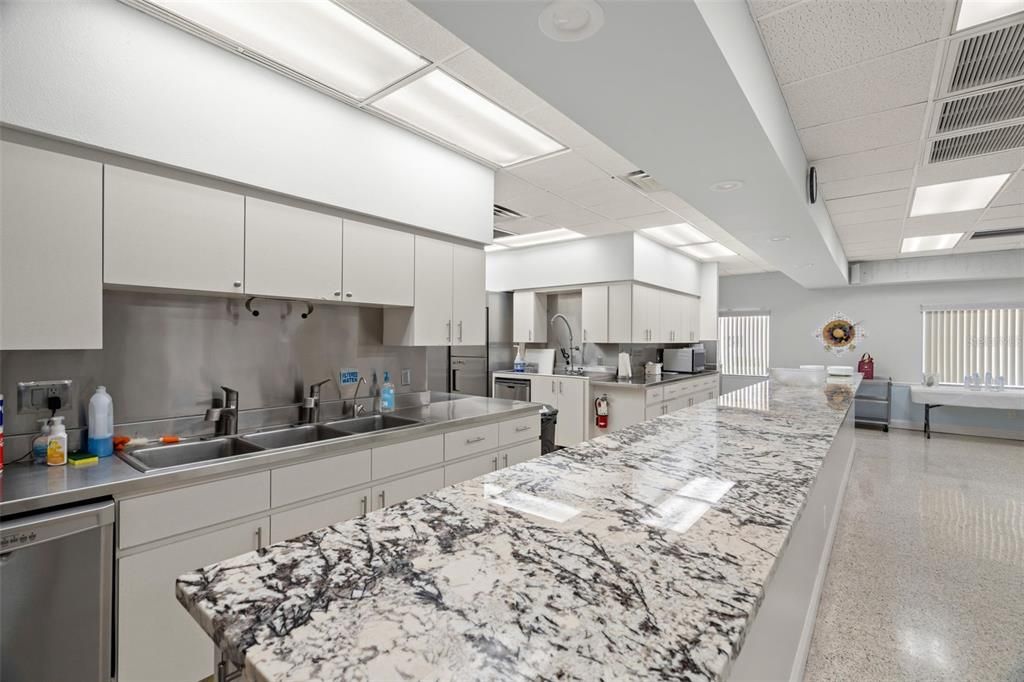 For Sale: $394,900 (2 beds, 2 baths, 1776 Square Feet)