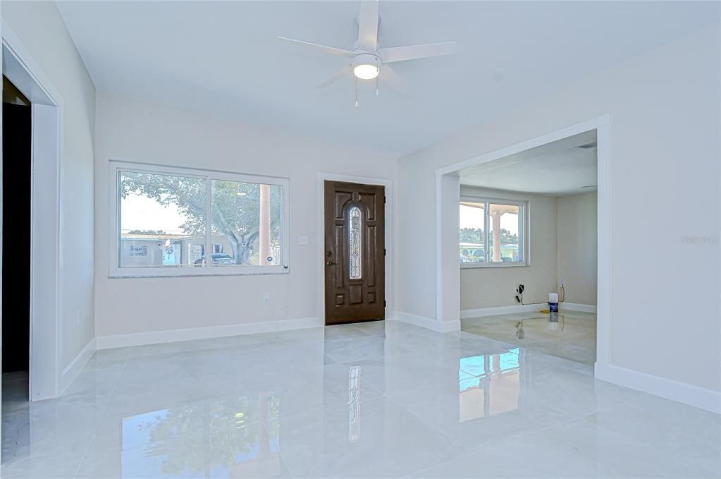 На продажу: $399,900 (3 спален, 1 ванн, 1101 Квадратных фут)