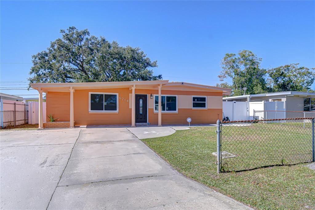 На продажу: $399,900 (3 спален, 1 ванн, 1101 Квадратных фут)