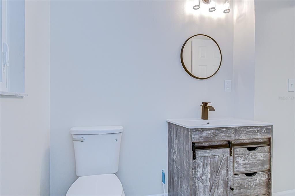 На продажу: $399,900 (3 спален, 1 ванн, 1101 Квадратных фут)