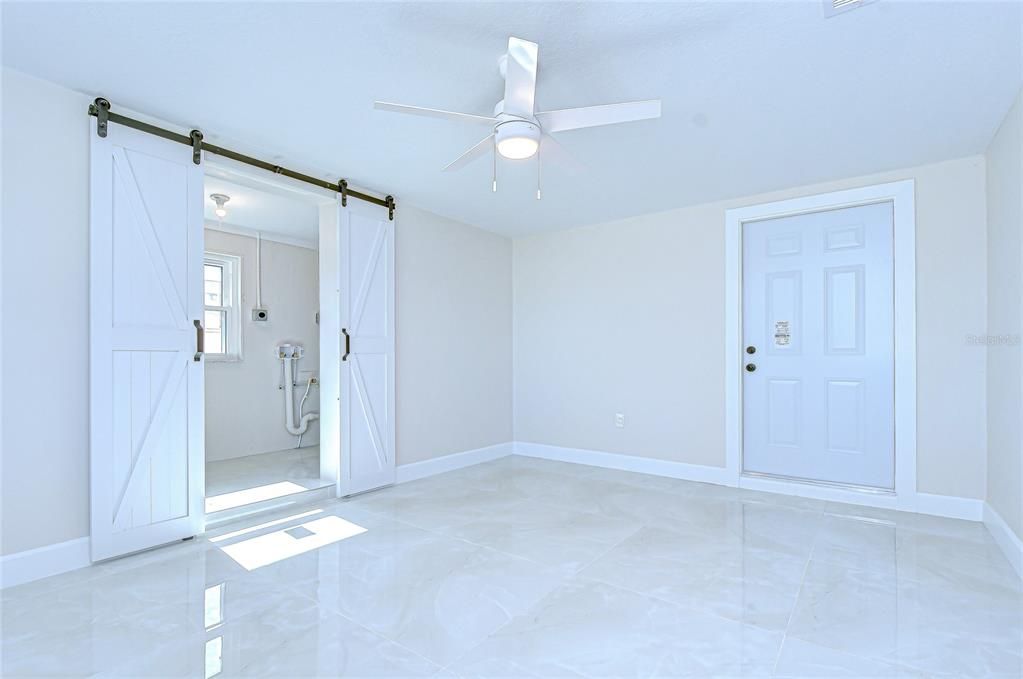 На продажу: $399,900 (3 спален, 1 ванн, 1101 Квадратных фут)