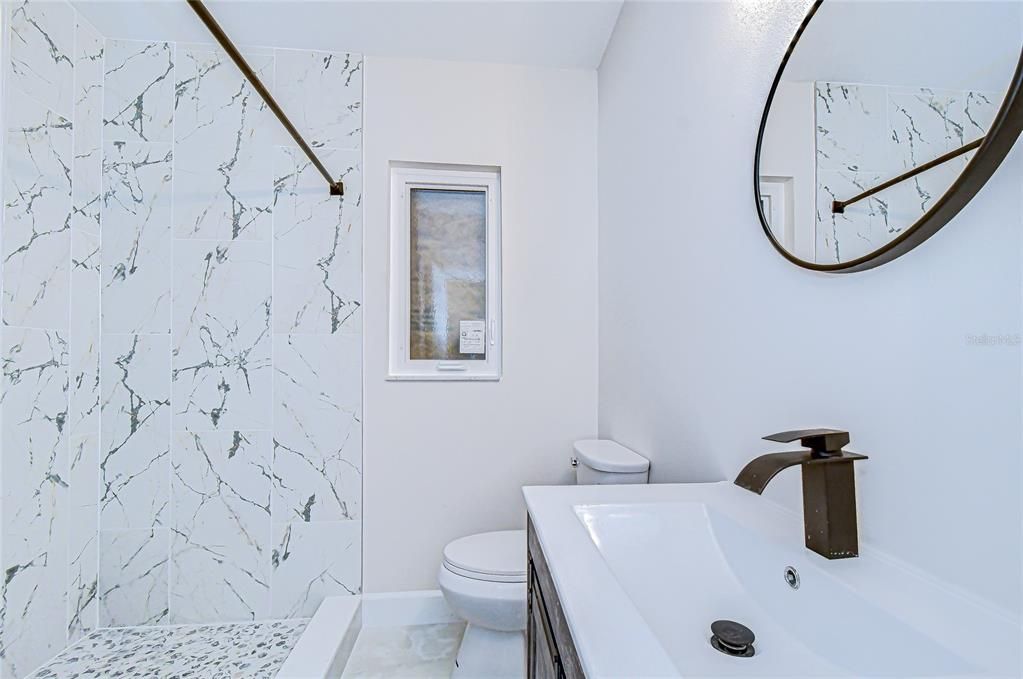 На продажу: $399,900 (3 спален, 1 ванн, 1101 Квадратных фут)