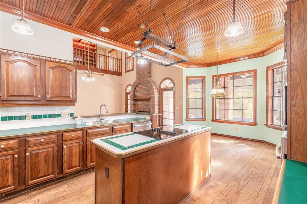 En Venta: $949,000 (4 camas, 3 baños, 4335 Pies cuadrados)