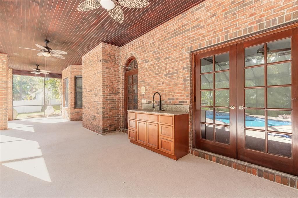 En Venta: $949,000 (4 camas, 3 baños, 4335 Pies cuadrados)