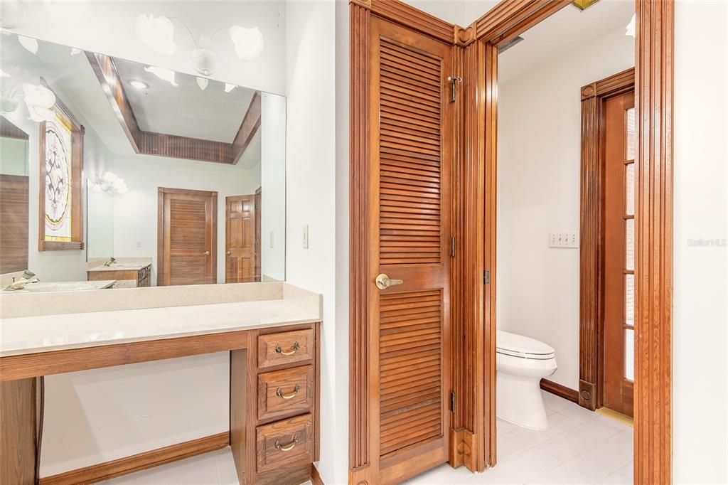 En Venta: $949,000 (4 camas, 3 baños, 4335 Pies cuadrados)