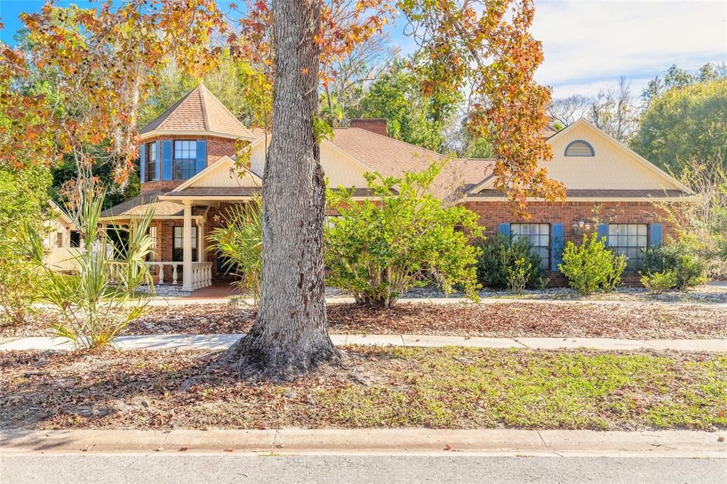 En Venta: $949,000 (4 camas, 3 baños, 4335 Pies cuadrados)