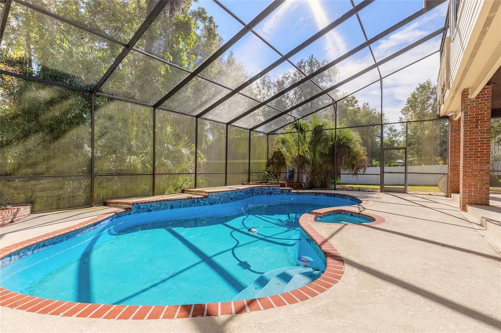 En Venta: $949,000 (4 camas, 3 baños, 4335 Pies cuadrados)