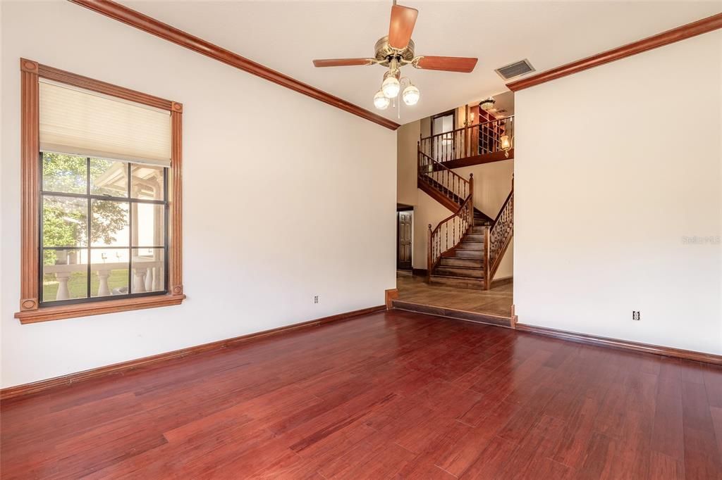 En Venta: $949,000 (4 camas, 3 baños, 4335 Pies cuadrados)