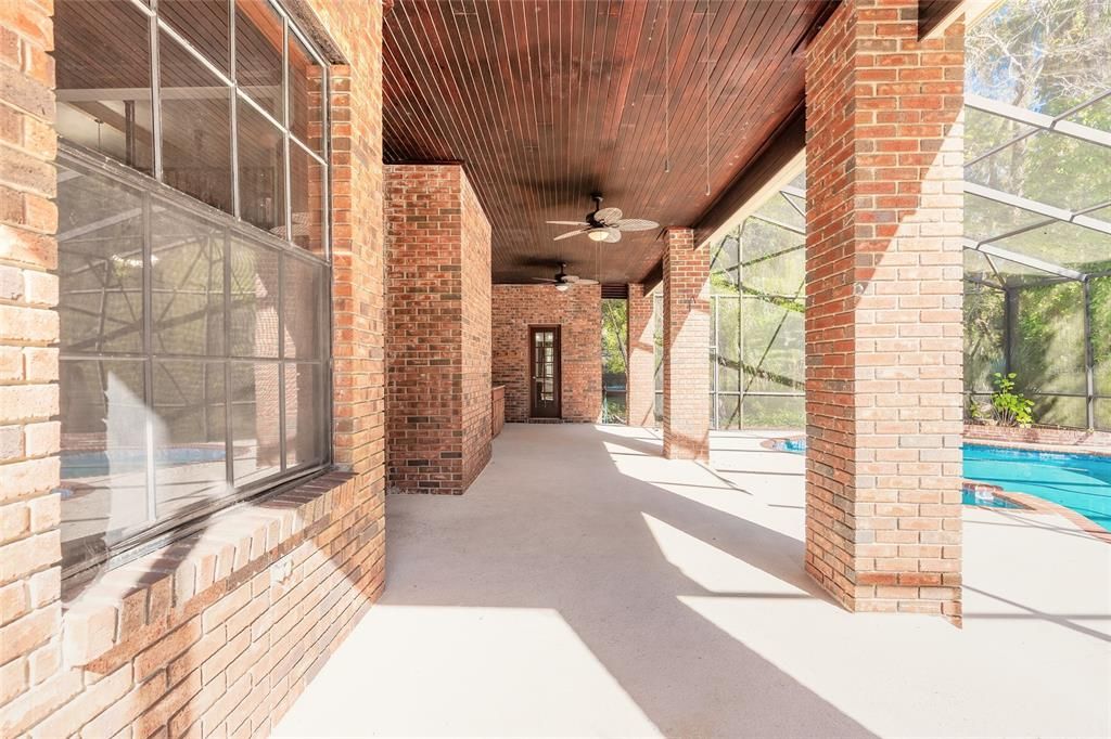 En Venta: $949,000 (4 camas, 3 baños, 4335 Pies cuadrados)