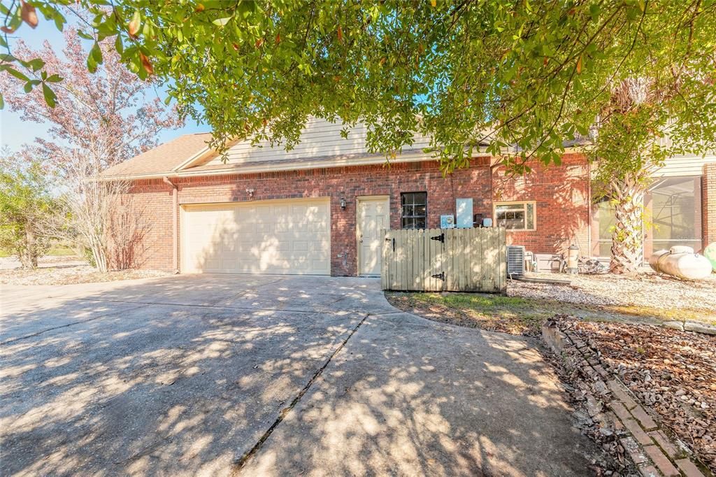 En Venta: $949,000 (4 camas, 3 baños, 4335 Pies cuadrados)