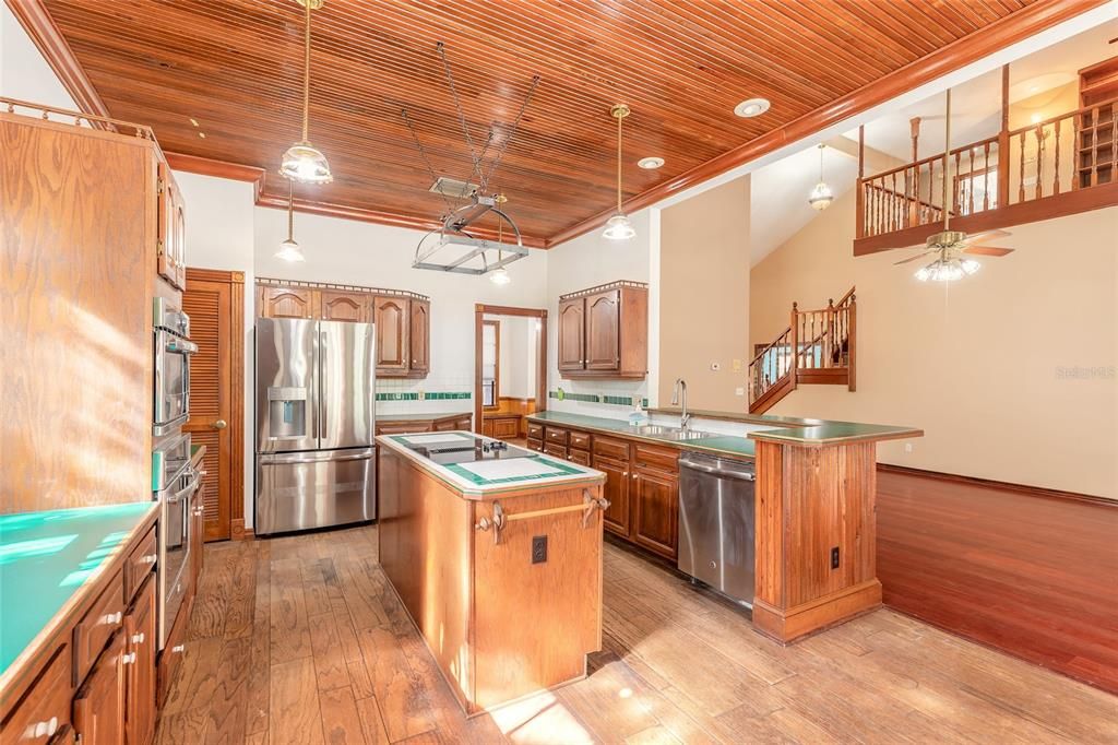 En Venta: $949,000 (4 camas, 3 baños, 4335 Pies cuadrados)