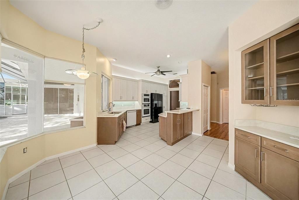 For Sale: $519,900 (4 beds, 2 baths, 2729 Square Feet)