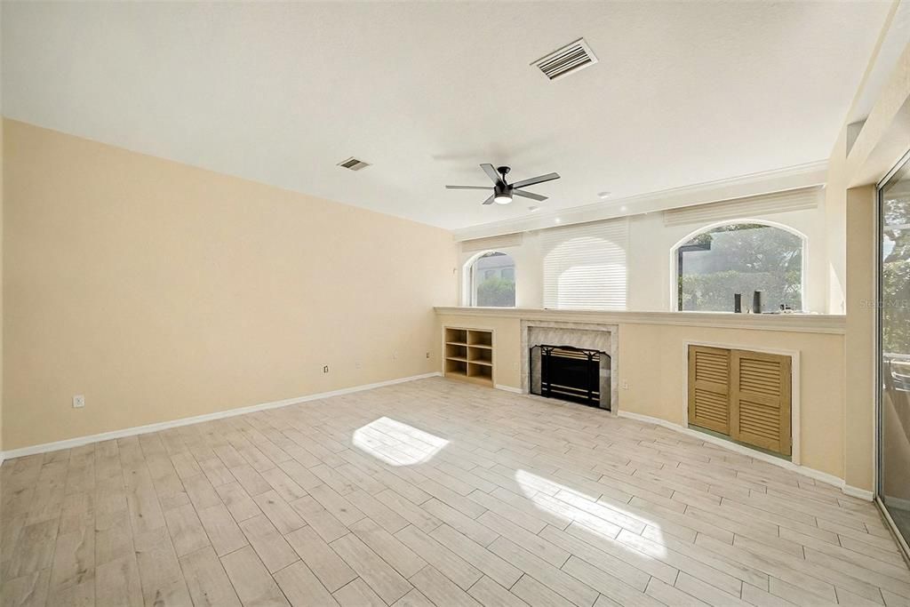 For Sale: $519,900 (4 beds, 2 baths, 2729 Square Feet)