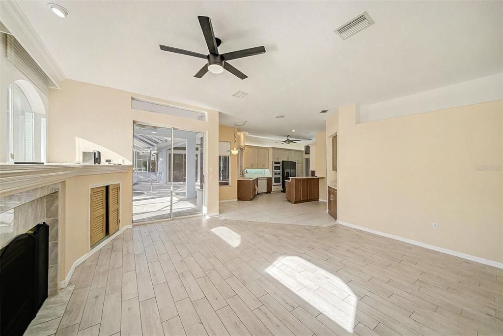 For Sale: $519,900 (4 beds, 2 baths, 2729 Square Feet)