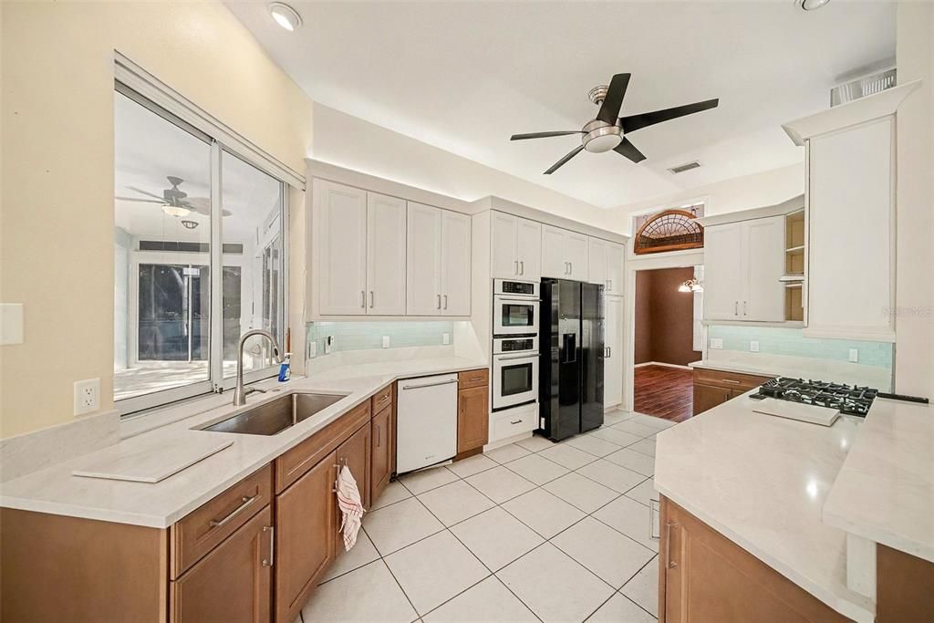 For Sale: $519,900 (4 beds, 2 baths, 2729 Square Feet)