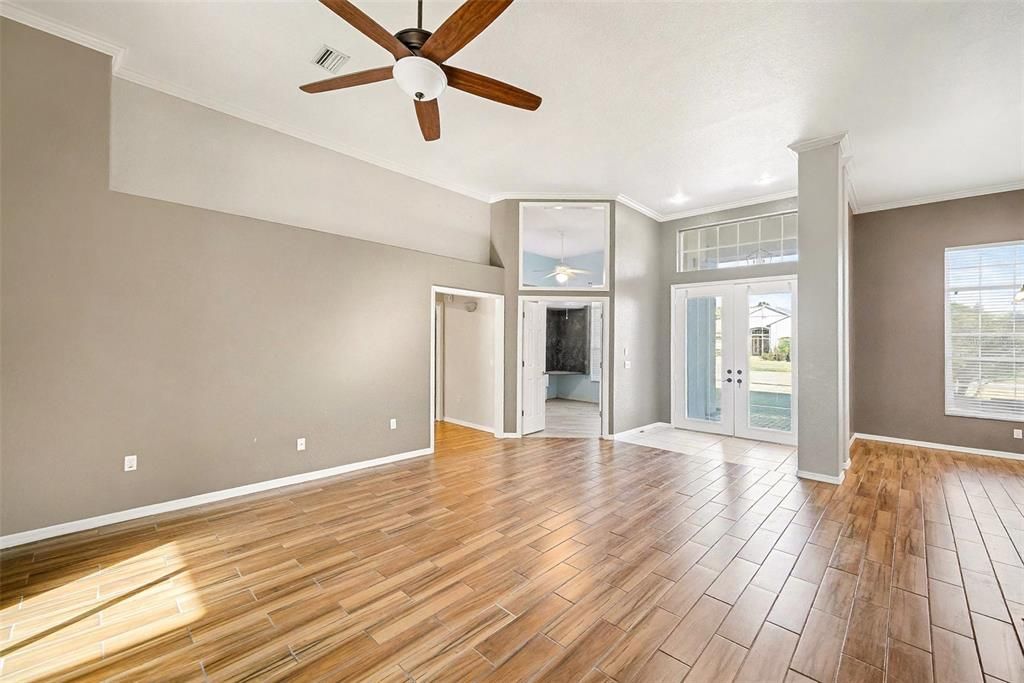 For Sale: $519,900 (4 beds, 2 baths, 2729 Square Feet)