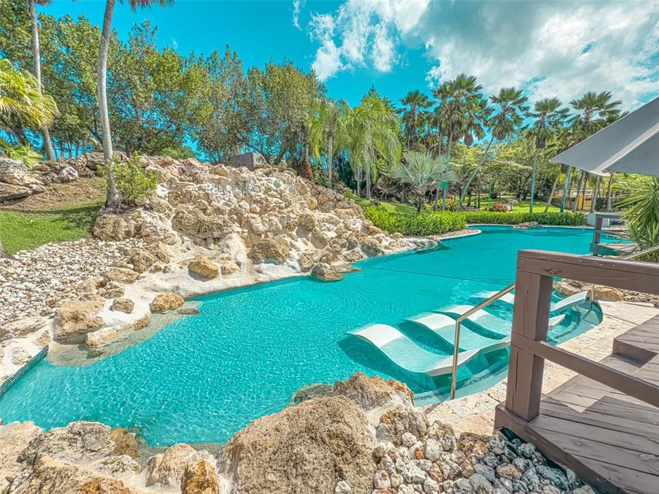 For Rent: $14,500 (4 beds, 3 baths, 5000 Square Feet)